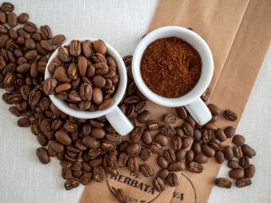 ARABIKA GEISHA NATURAL świeżo palona, ziarnista 